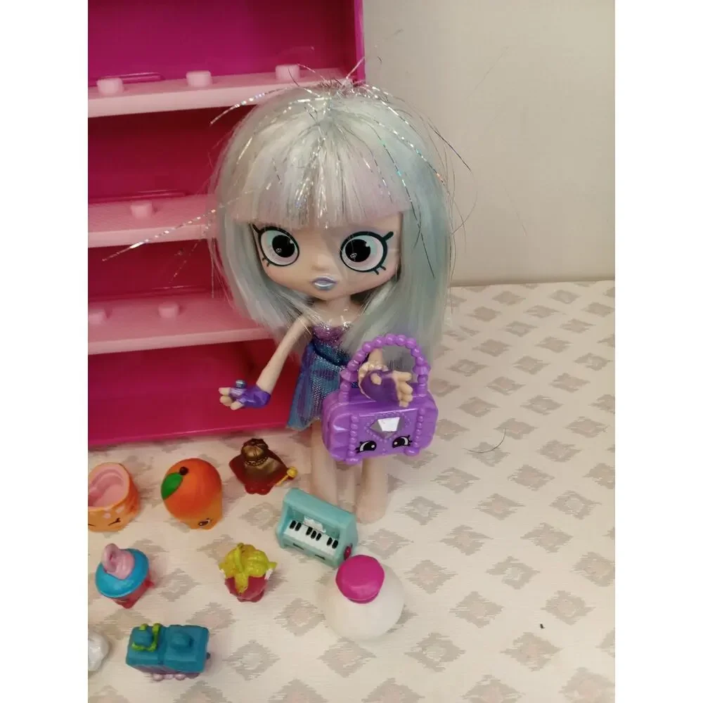 Shopkins bag-mixed Over 30 +2 Dolls. Case Not For Sale